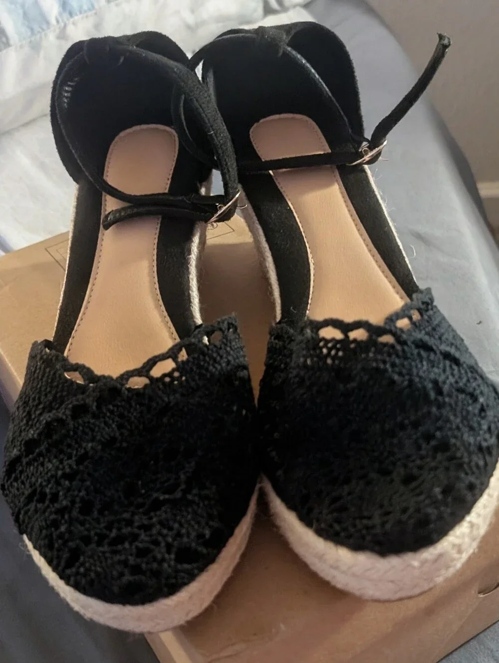 Black/Tan Lace Platform Wedge Espadrilles